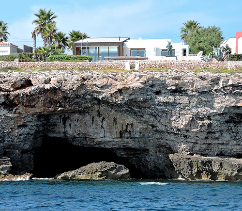 El Minotauro - Luxury villa in Menorca. Your ideal home viewed from the sea.